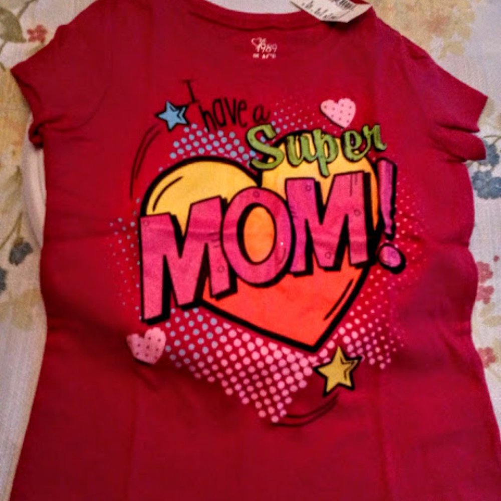 3/$15. NWT Pink"I Have a Super Mom" T-shirt, 4T